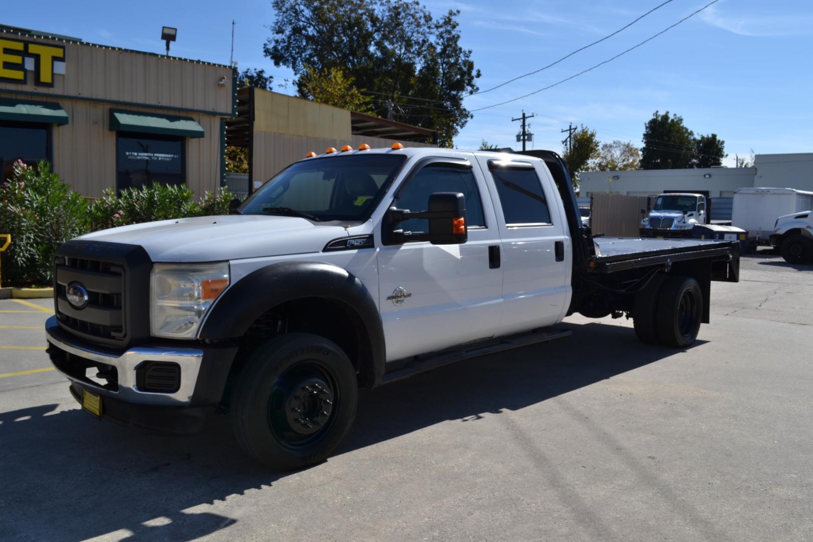 2013 WHITE Ford F550 with an POWERSTROKE 6.7L DIESEL engine, AUTOMATIC transmission, located at 9172 North Fwy, Houston, TX, 77037, (713) 910-6868, 29.887470, -95.411903 - Photo#0